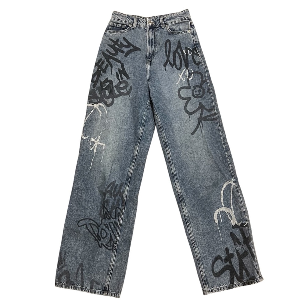 High-waisted wide-leg denim jeans with graffiti print #grunge
H&M size 2